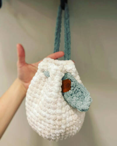 Pouch purse