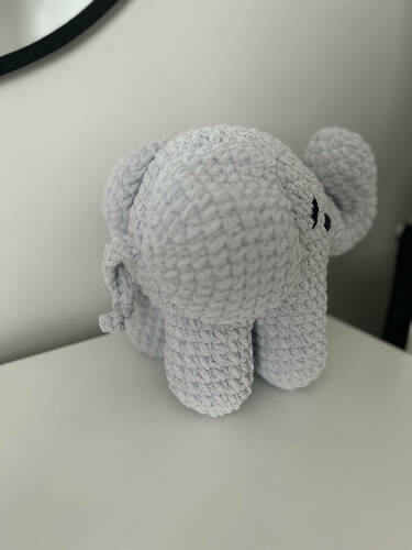 Elephant (large)