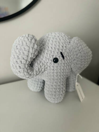 Elephant (large)